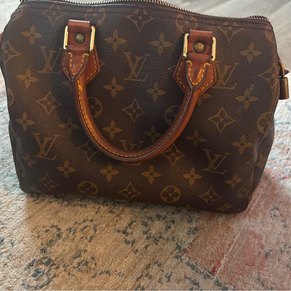 Louis Vuitton Monogram Speedy 30 - Picture 2 of 12